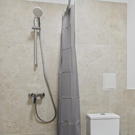 Minimalist In Old Town ריגה