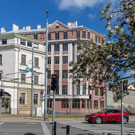 Minimalist In Old Town